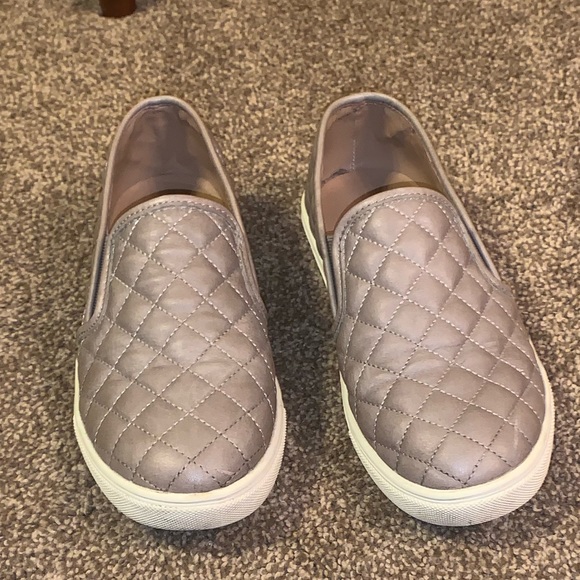 Steve Madden Ecentrcq Taupe Slip on Sneaker - Picture 6 of 8